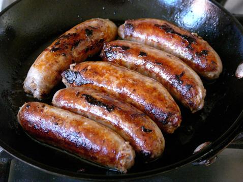Grilling-Sausage-Piemonte-at-Common-Ground